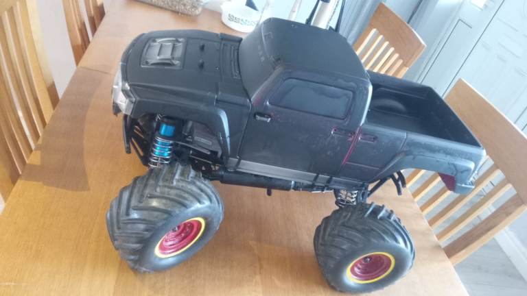 Losi twin speed nitro hummer 