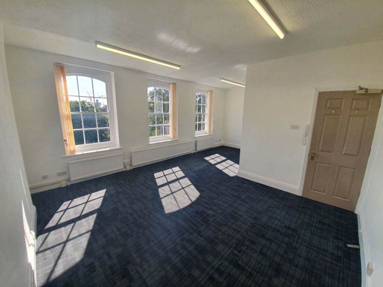 Business Offices to rent - Top Floor of building - Heart of Bristol