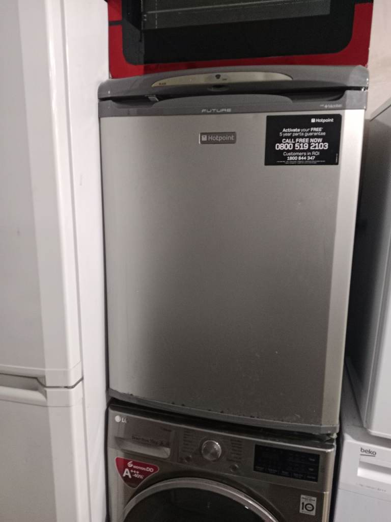 Hotpoint Freestanding Fridge – Silver, Good Condition