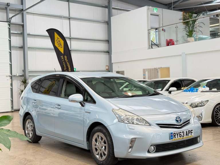 2013 Toyota 7 Seat Prius Toyota Prius Alpha Hybrid  Silver  2013 7 Seater  1.8L