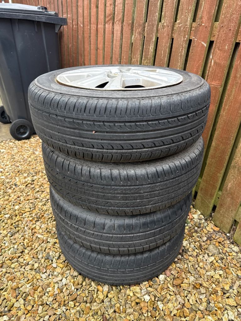 4x Corsa tyres 
