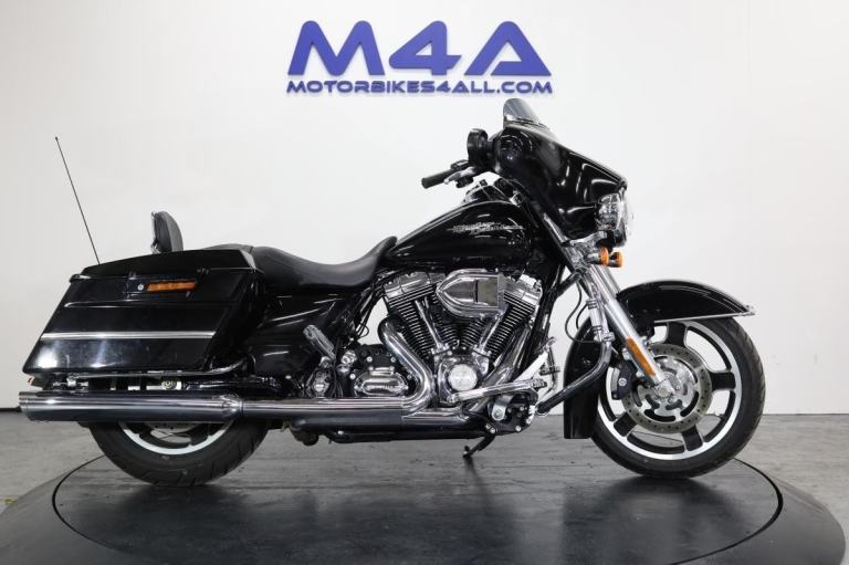 HARLEY DAVIDSON FLHX STREET GLIDE 1584 2010