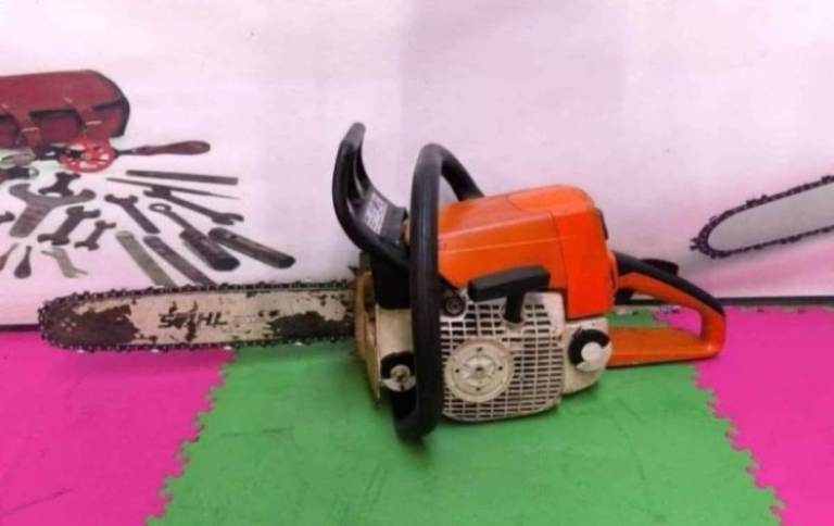 STIHL MS250 2-Stroke Petrol Chainsaw - Good Working Condition, 14" Bar