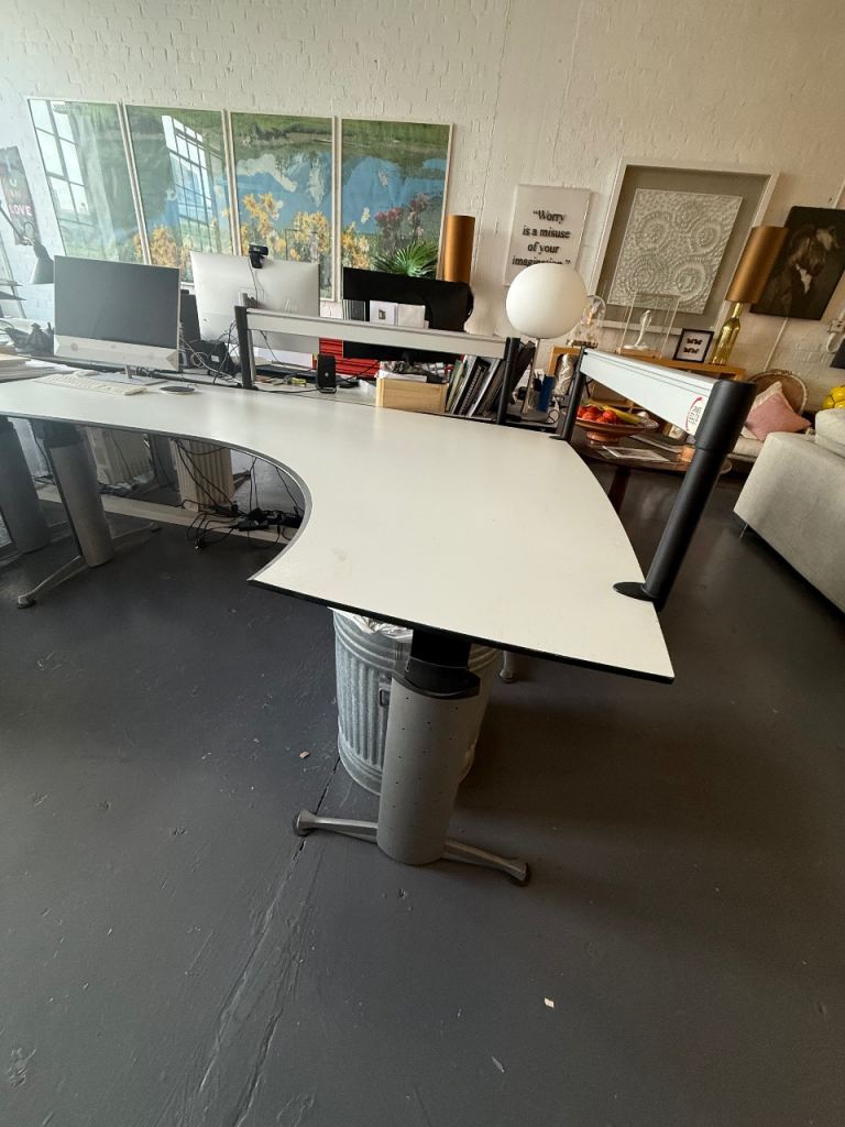 Large White Corner Office Desk – Good Condition