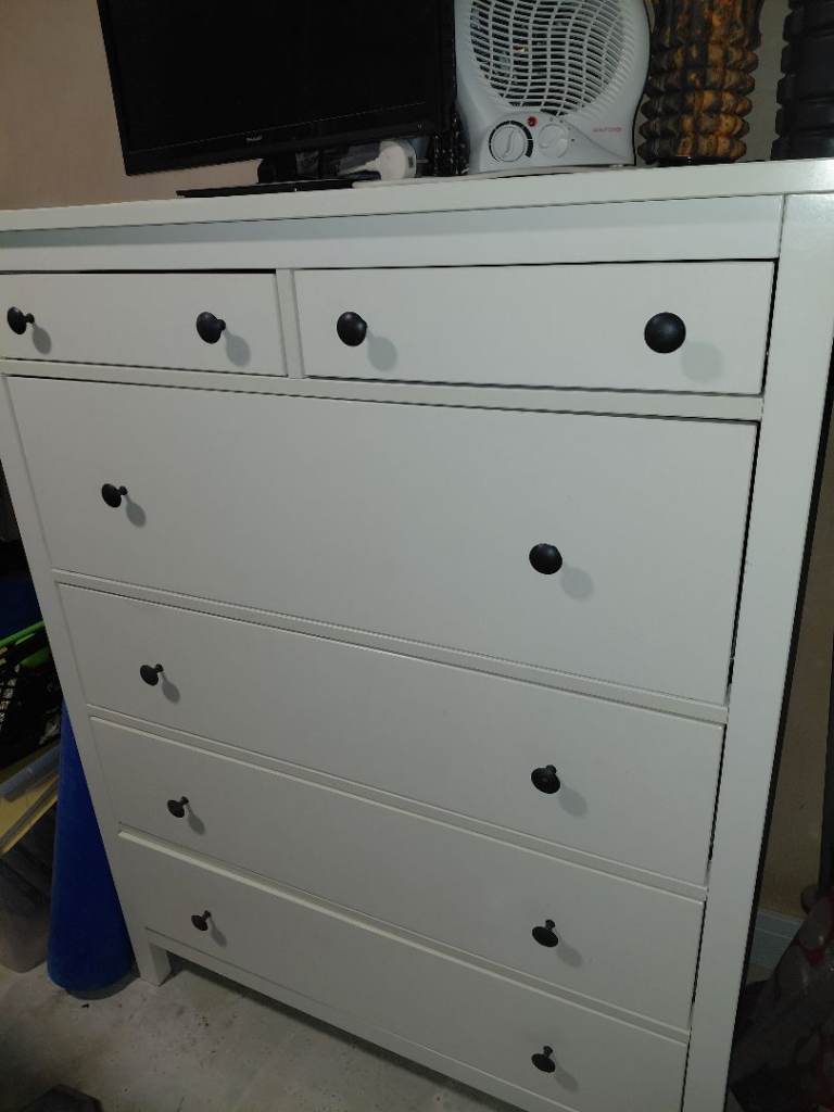 White Chest of Drawers with Black Knobs – Good Condition
