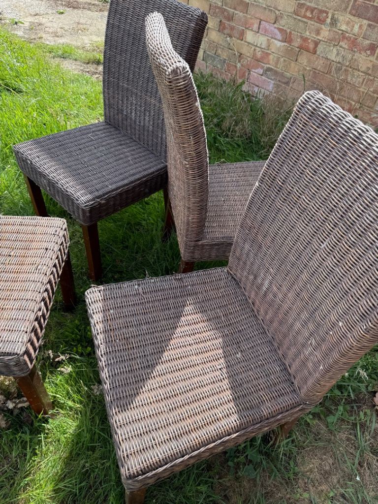 Set of 4 Rattan Dining Chairs – Brown, Good Condition