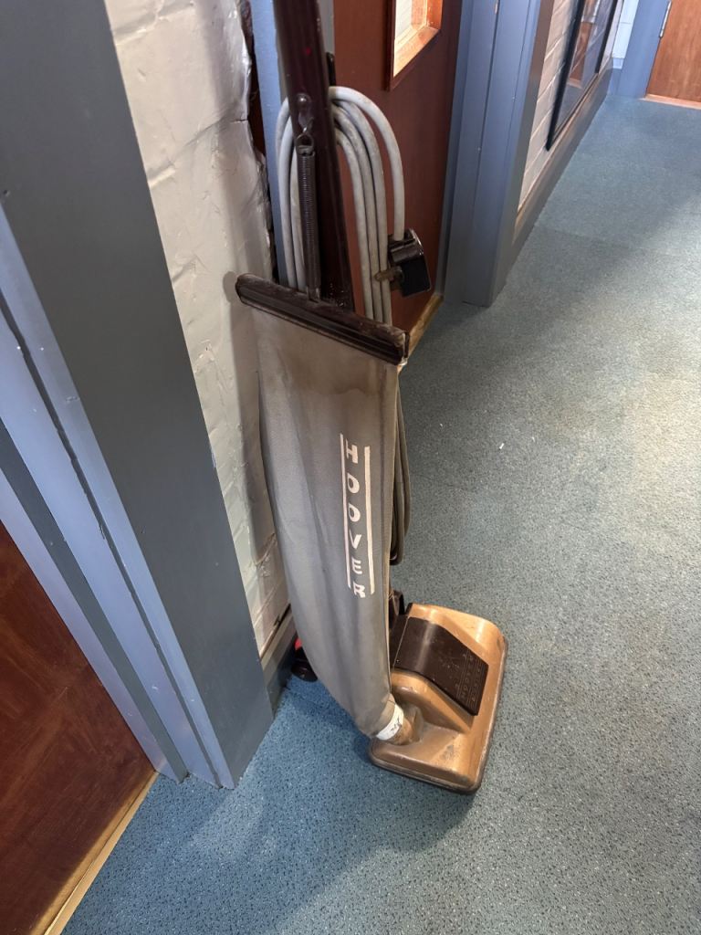 Vintage 1960s Hoover vacuum in good condition 