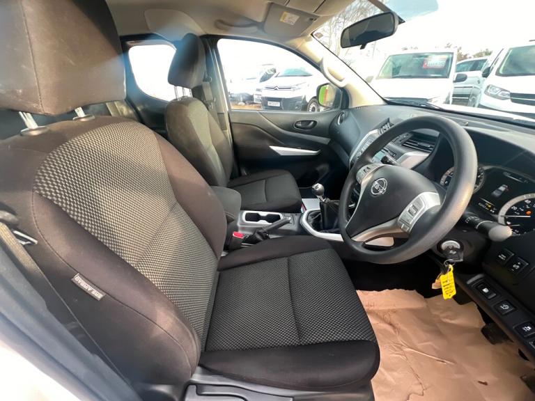 2018 Nissan Navara 2.3 dCi Visia King Pickup Extended Cab 4dr Diesel Manual 4WD Euro 6 (s/s) ( Pi...