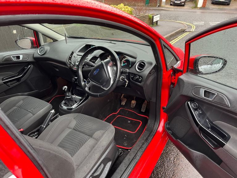 Ford, FIESTA, Hatchback, 2015, Manual, 1241 (cc), 3 doors