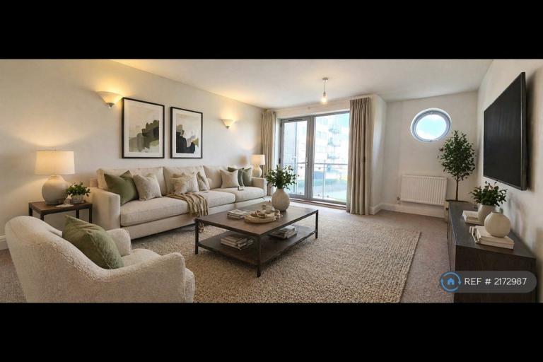 2 bedroom flat in West Thamesmead, London, SE28 (2 bed) (#2172987)