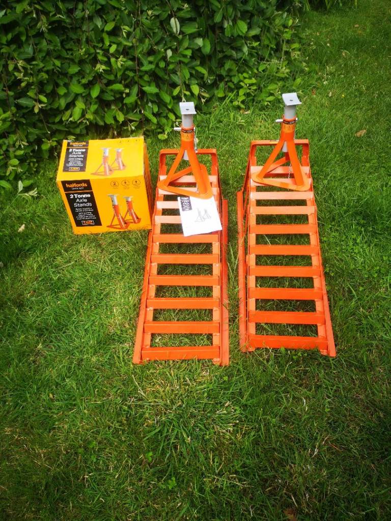 Car Ramps And A Pair Of Axle Stands Halfords *Brand New*