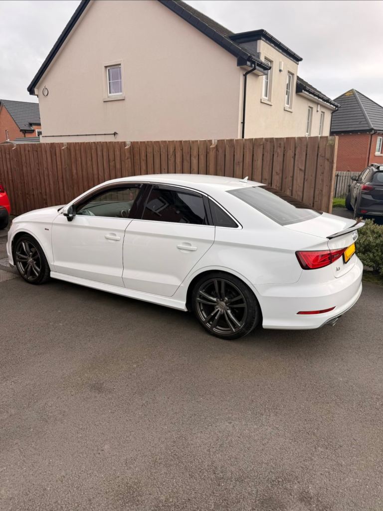 Audi, A3, Saloon, 2015, Manual, 1598 (cc), 4 doors