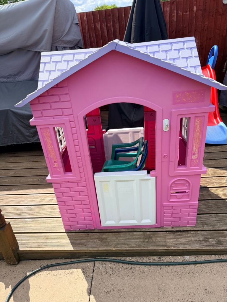 Kids play house 