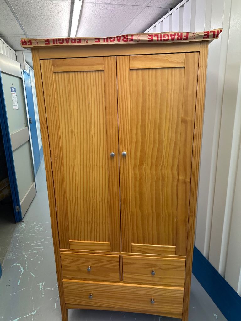  2 Door Wardrobe with Drawers – Hanging Rail – 188cm Tall