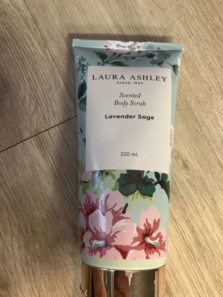 Laura Ashley Scented Body Scrub Lavender Sage 200ml – New