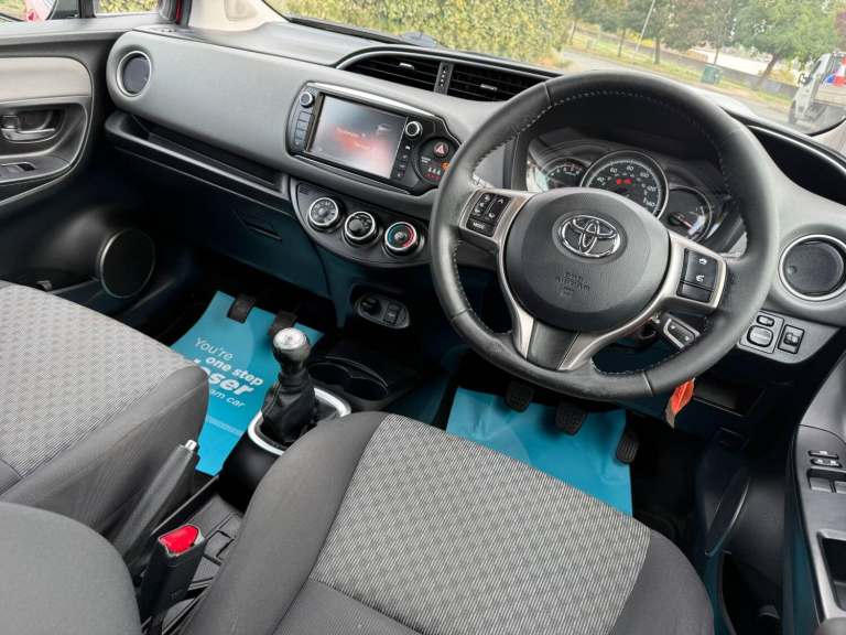 2015 Toyota Yaris 1.0 VVT-i Icon Hatchback 5dr Petrol Manual Euro 6 (69 ps) HATCHBACK Petrol Manual