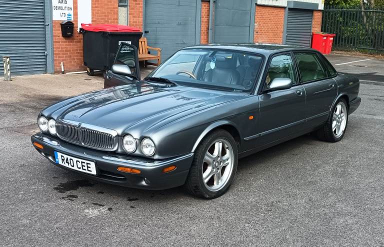 Jaguar, V8 XJ SERIES, Saloon, 2002, Other, 3248 (cc), 4 doors
