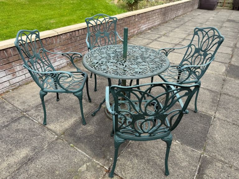 Metal patio set