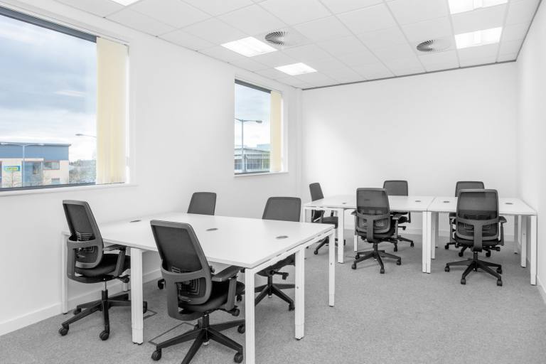 London - EN3 7GD \ Find Office Space with 5 Desks