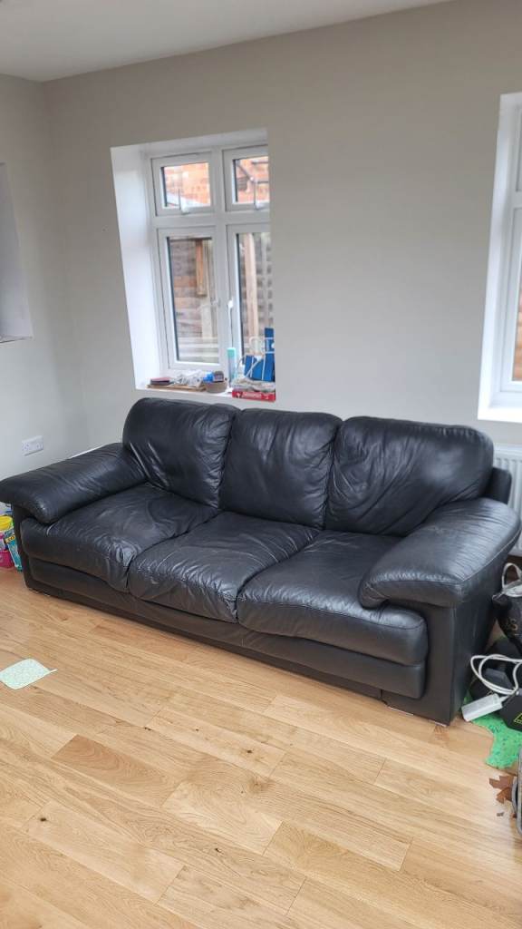 Free 3-seat genuine leather sofa (Sofology). 