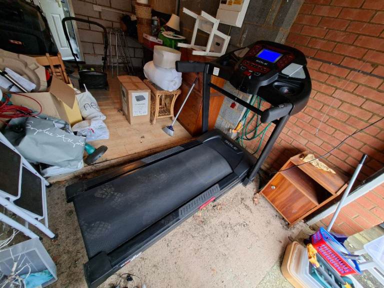 Sole running machine