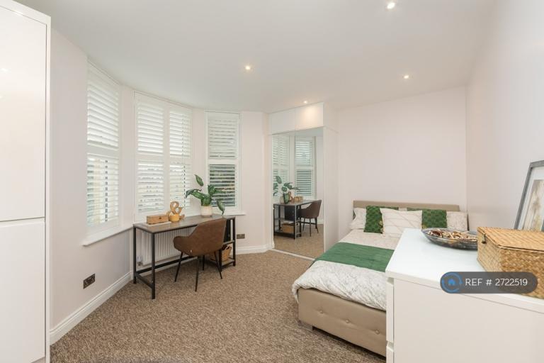 Studio flat in Lower Oldfield Park, Bath, BA2 (#2722519)