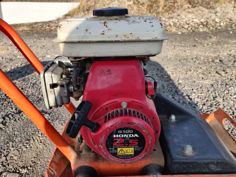 Honda G100 Petrol Vibrating Wacker Plate 2.5HP