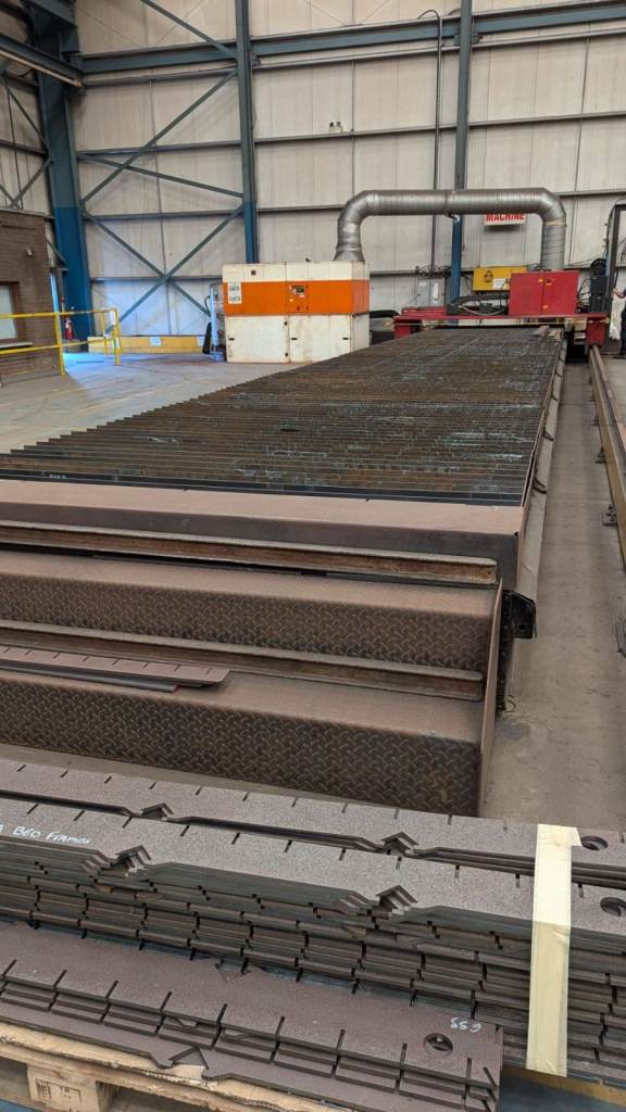 Esprit Automation Ltd. Viper 3000 Rail Based CNC Plasma Cutter (Year 2005) C/W Hypertherm HPR130