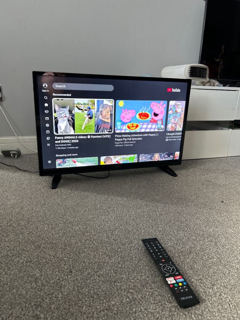32” smart telly 