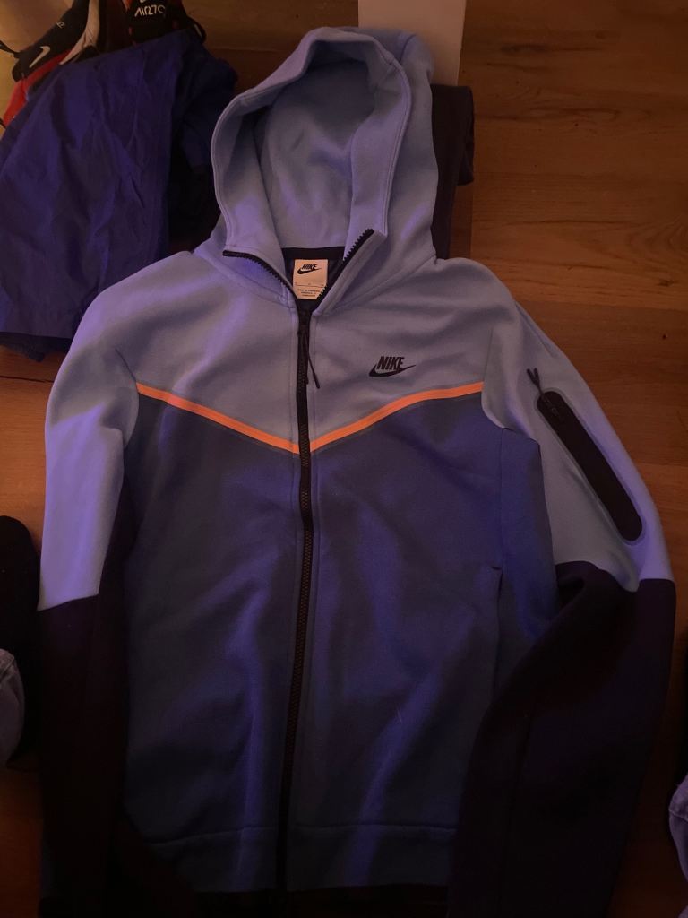 Nike teck fleece hoody like new small