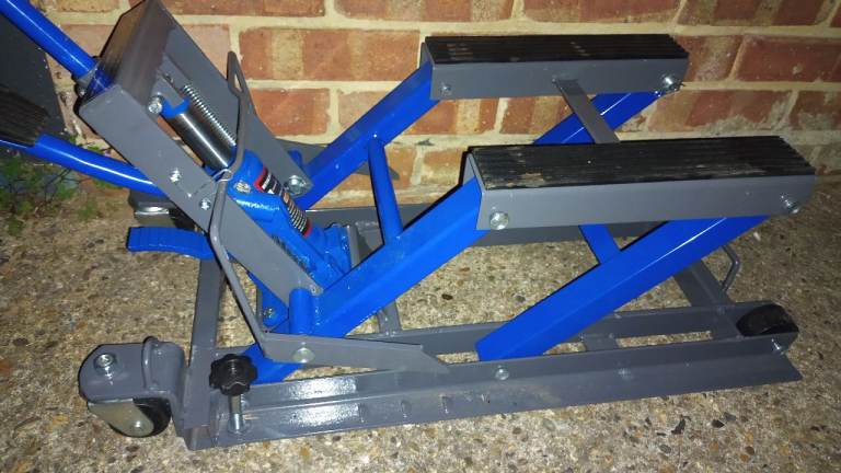 Motorcycle lift