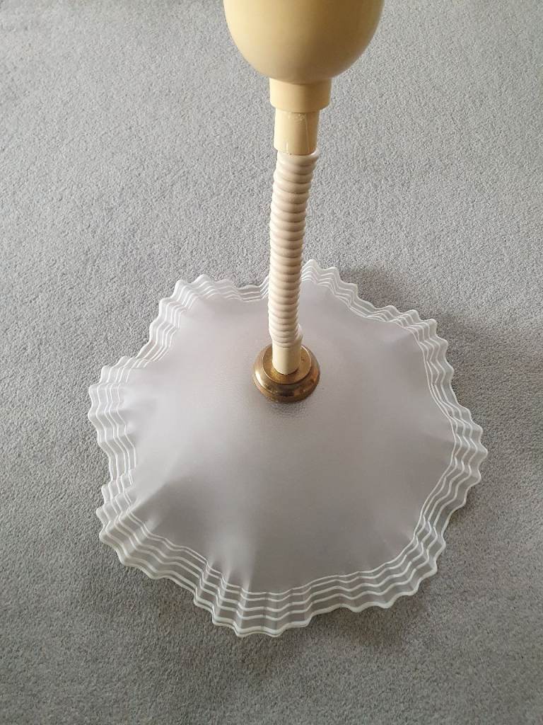Continental style adjustable pendant lamp with frilled opaque glass lampshade