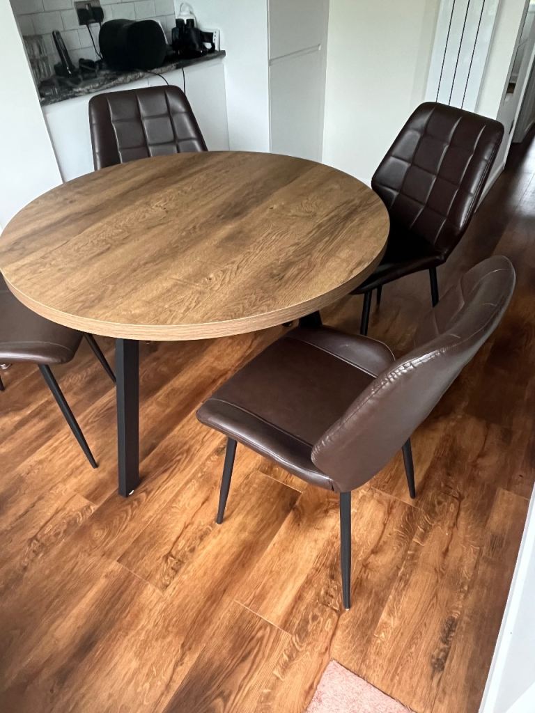 Dining Table & 4 Chairs