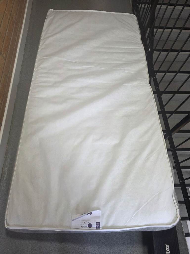 Single children's mattress 