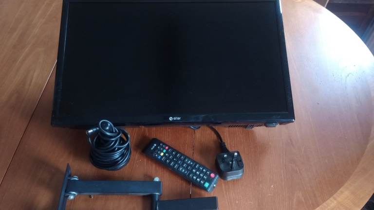 12/24 volt TV with remote and mounting bracket for camper/motorhome