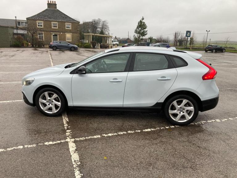 2015 Volvo V40 D2 [120] Cross Country Lux 5dr Geartronic HATCHBACK DIESEL Automatic