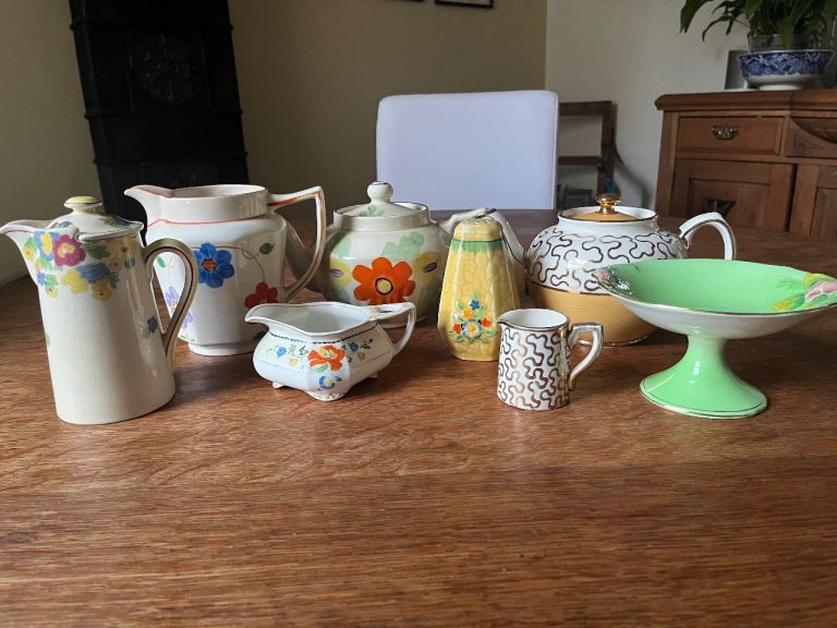 Cupboard Clearout. Vintage jugs, teapots 