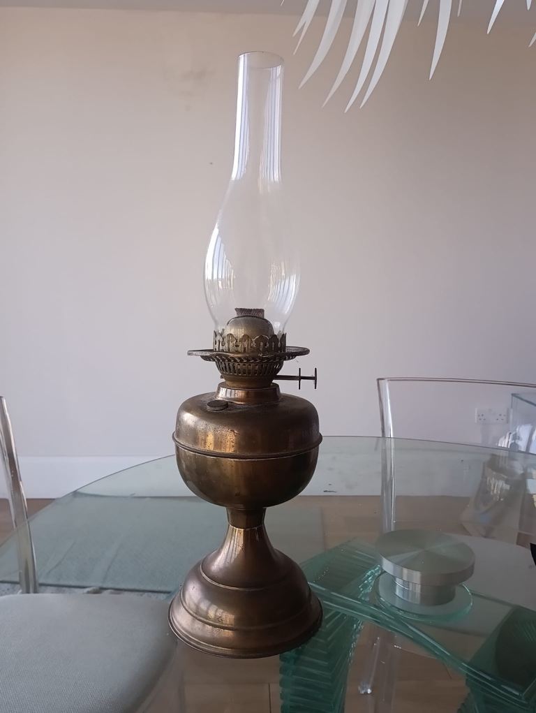 Vintage Brass Oil Lamp with Glass Chimney – Good Condition
