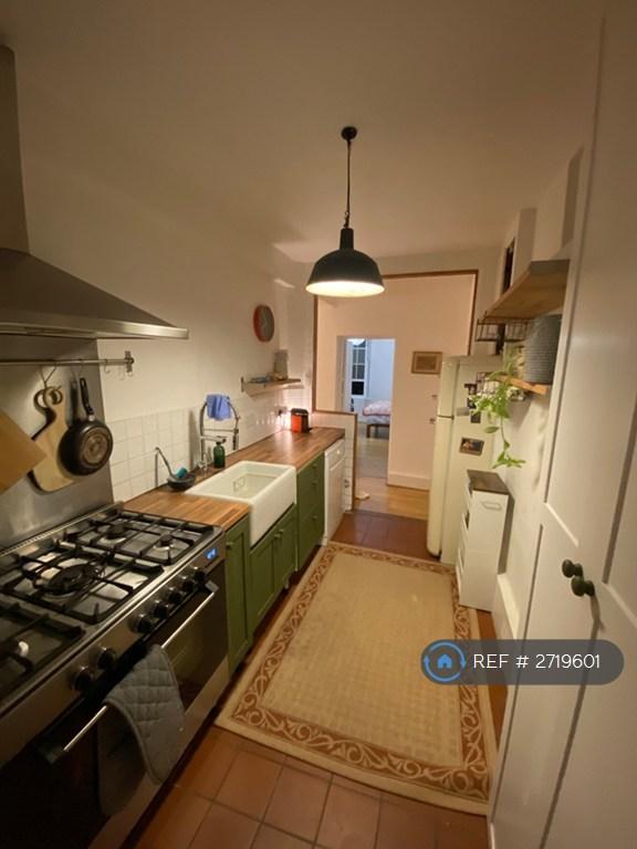 1 bedroom flat in Scott House, London, N7 (1 bed) (#2719601)