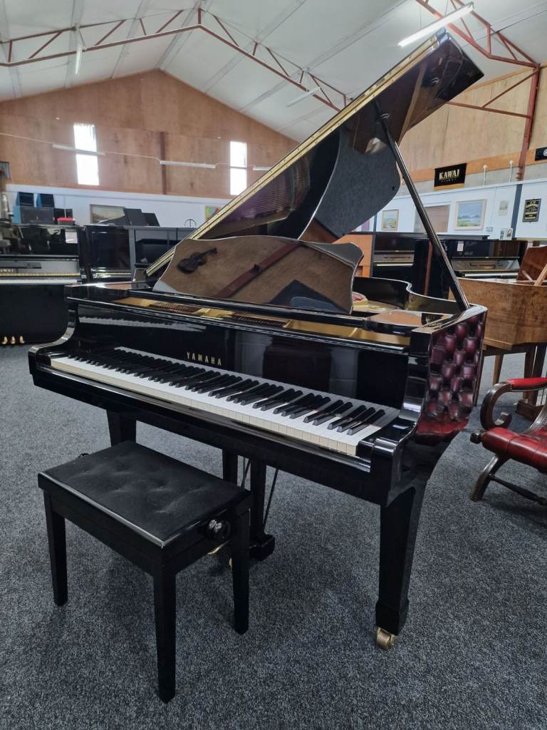 Yamaha G2 Grand Piano | c.1974 | Polished Black