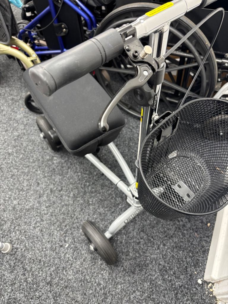 Knee Scooter with Basket – Good Condition