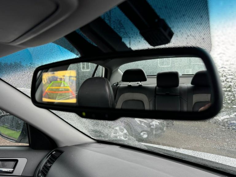 2012 Kia Optima 1.7 CRDi 2 Luxe 4dr Pan Roof Loaded* SALOON Diesel Manual