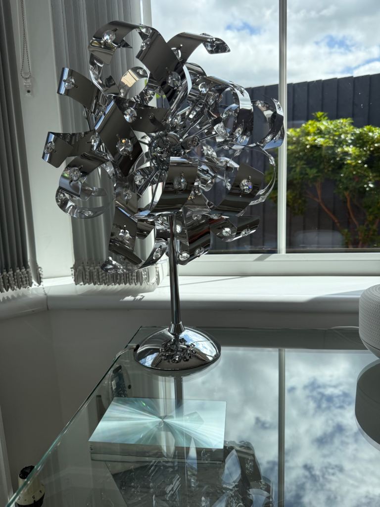 Table lamp & centre light 