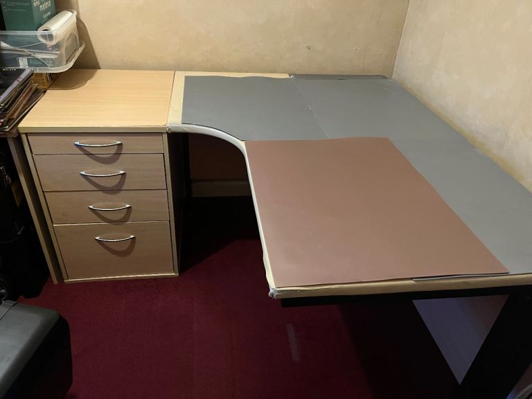 Office desk and file cabinet 