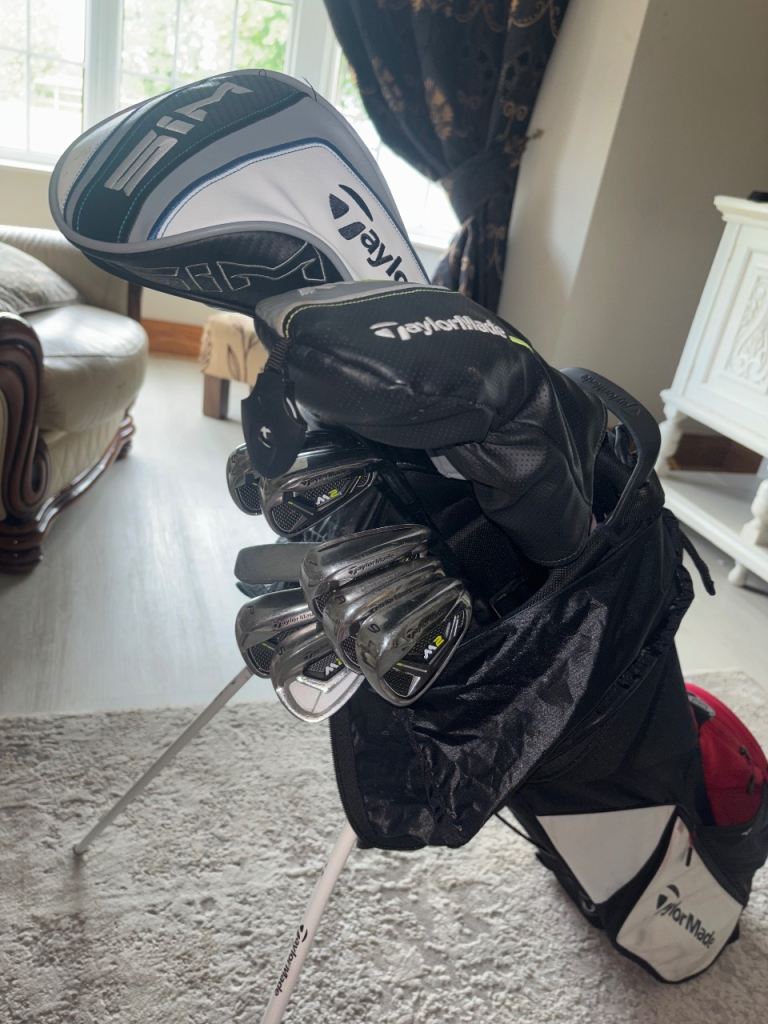 Complete Taylormade golf club set