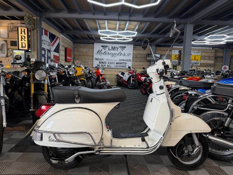 2016 Piaggio Vespa px125, low miles, low owners, px welcome 