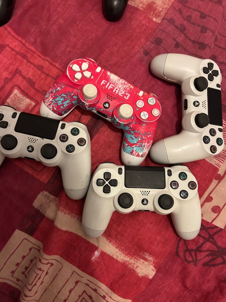 PS4 controller bundle Offer Sale x 4 