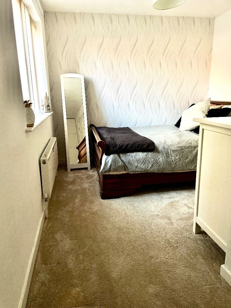 A specious Double Bedroom available 