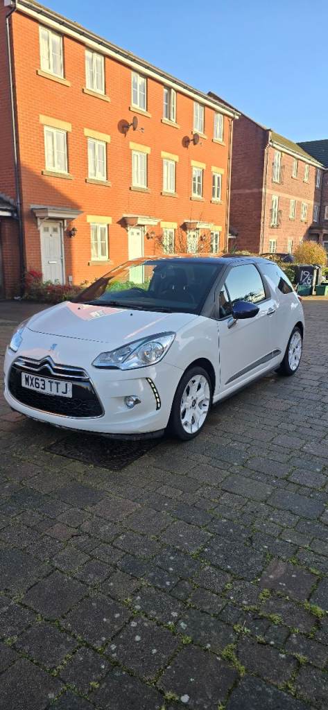 Citroen, DS3, Hatchback, 2013, Manual, 1598 (cc), 3 doors