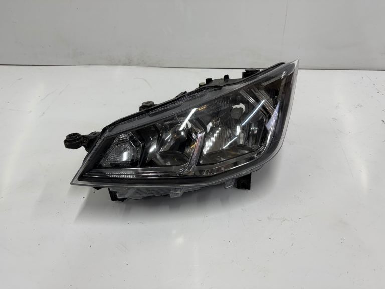Seat Ibiza / Arona passengers side led headlight 2017 - 2021 